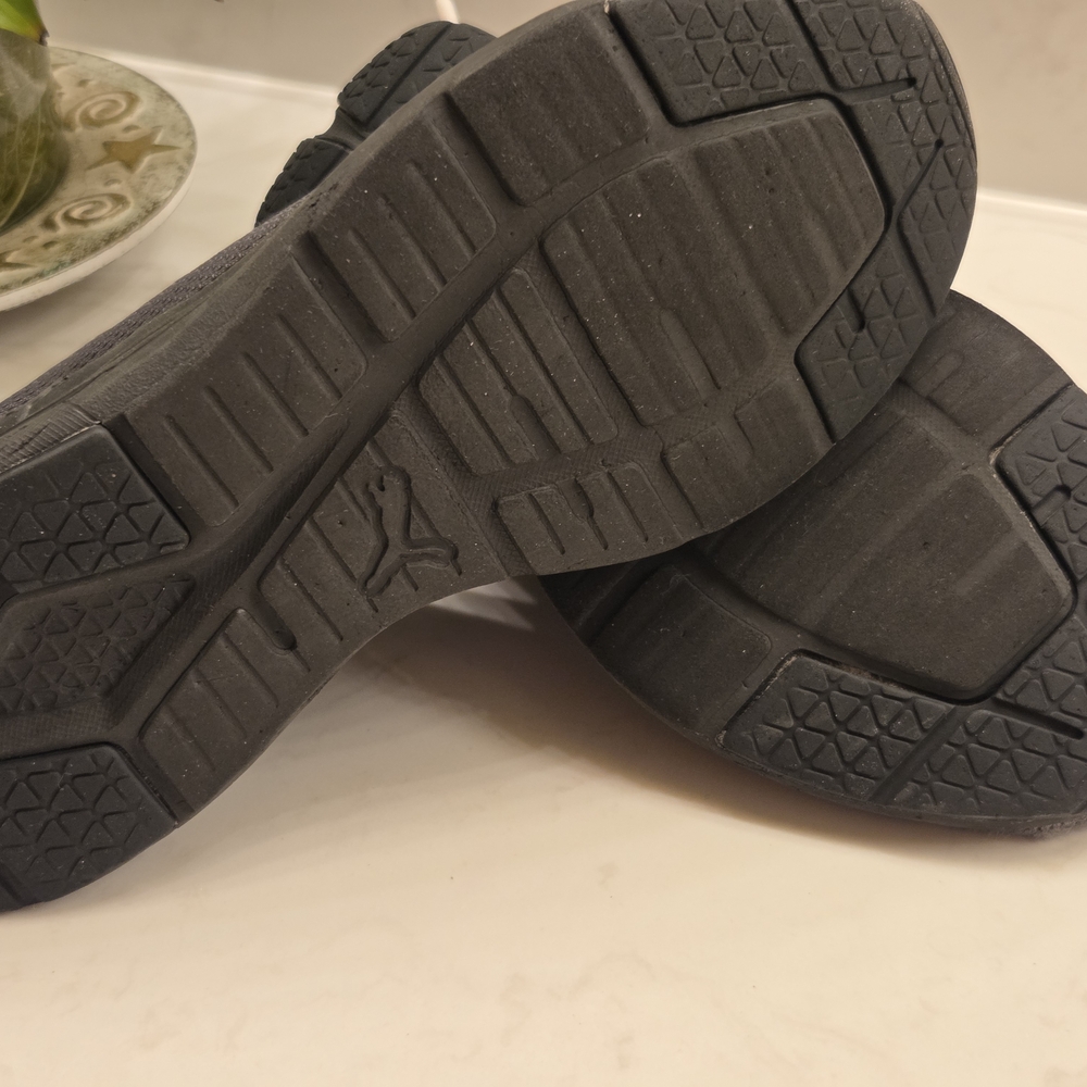 Puma Big Kids Slip-On Sneakers - Picture 3 of 4